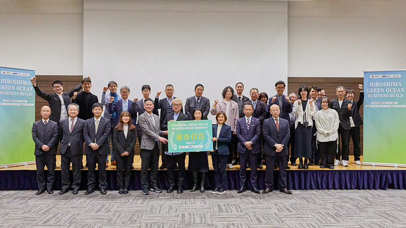 画像に alt 属性が指定されていません。ファイル名: yashiro_demoday.jpg